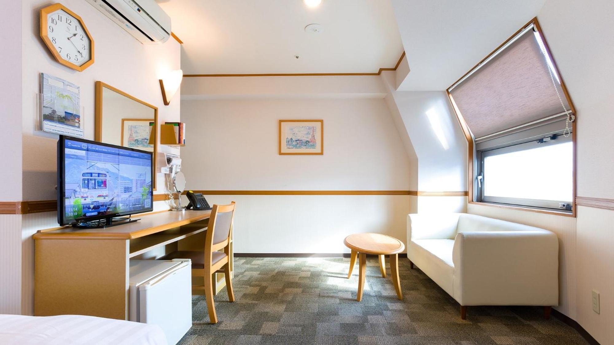Toyoko Inn Tokyo Shinjuku Kabukicho Rum bild